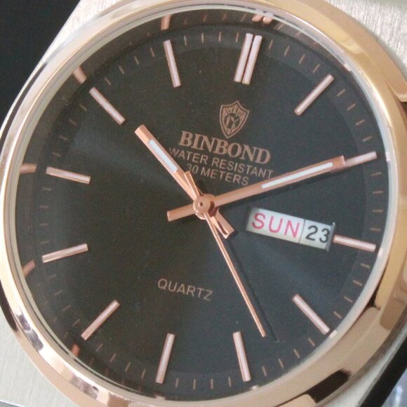 Men's Integrated Bracelet Sports Watch Stainless Steel Radiant Black Dial 40mm - Picture 12 of 14